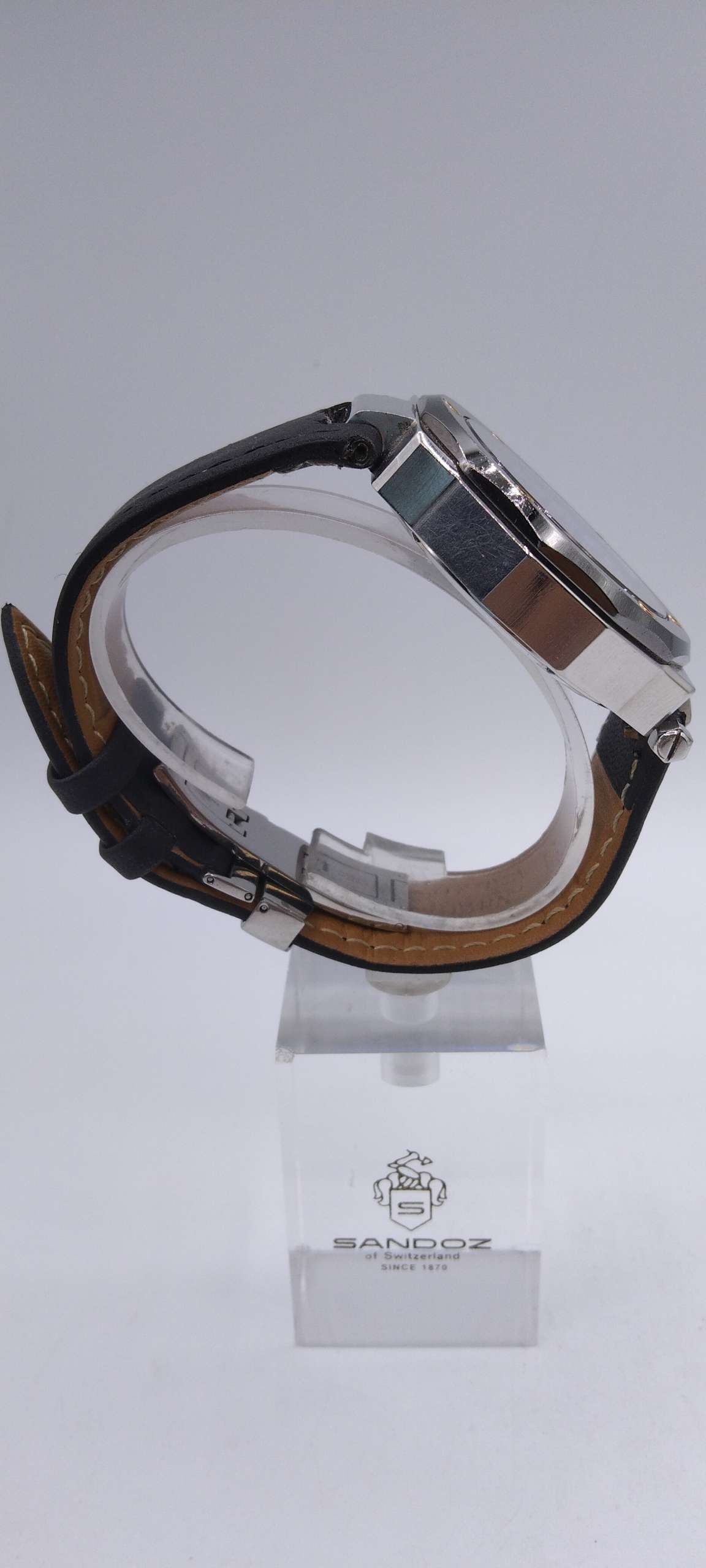 guess-watches-pakistan
