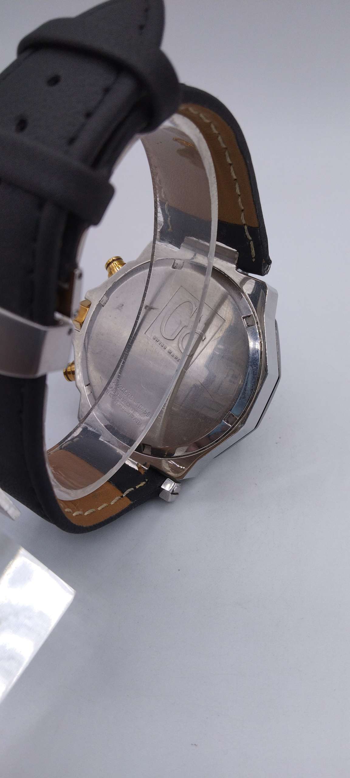guess-watches-in-pakistan
